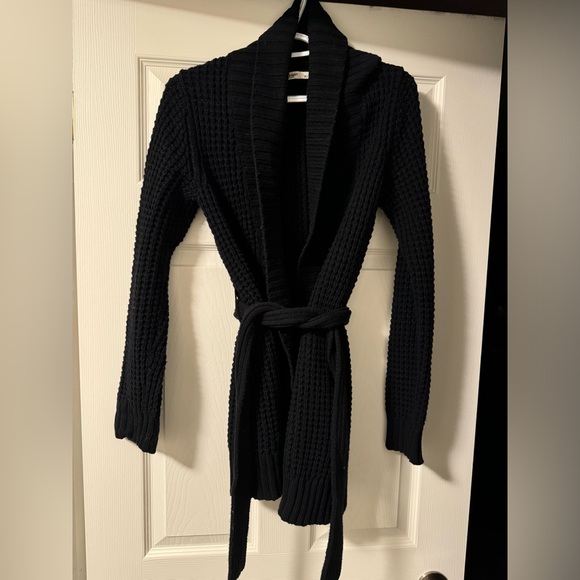 Cosy knit tie sweater from Old Navy - Picture 2 of 3